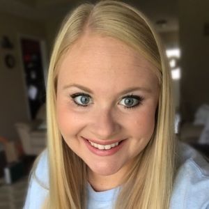 Meet your Posher, Courtney